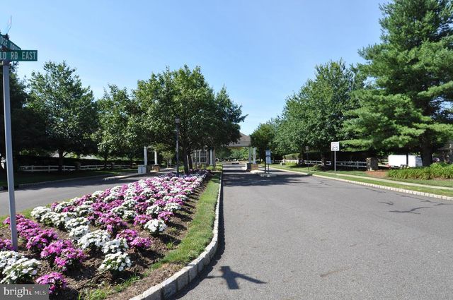 17 BARBARY LN, Columbus, NJ 08022