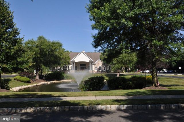 17 BARBARY LN, Columbus, NJ 08022