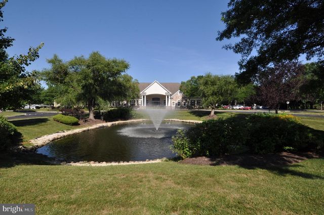 17 BARBARY LN, Columbus, NJ 08022