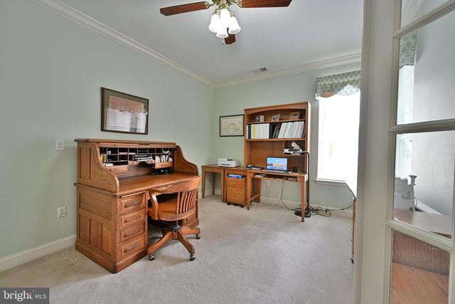 17 BARBARY LN, Columbus, NJ 08022