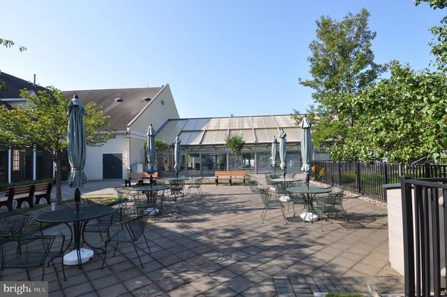 17 BARBARY LN, Columbus, NJ 08022