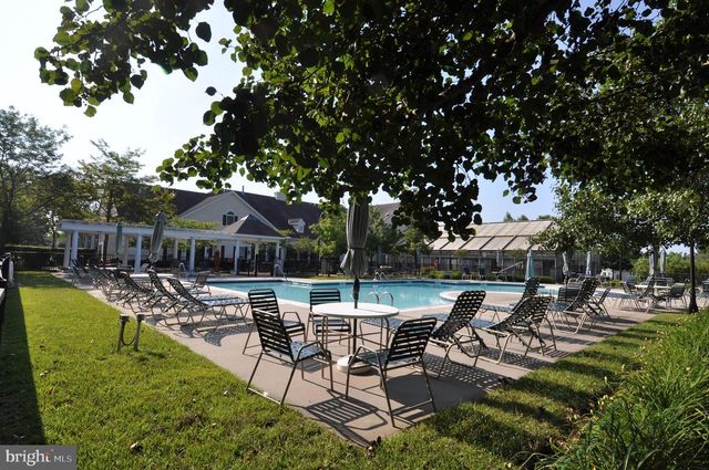 17 BARBARY LN, Columbus, NJ 08022