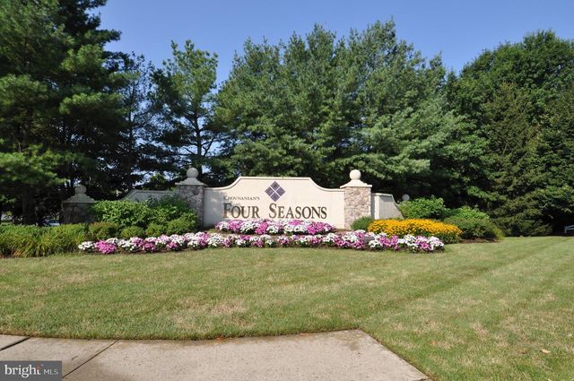 17 BARBARY LN, Columbus, NJ 08022