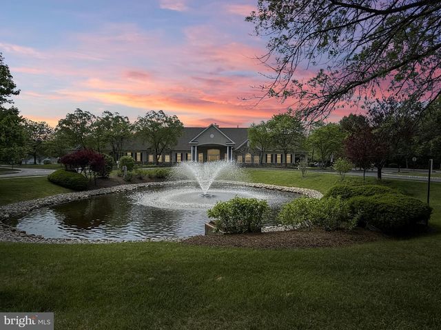 17 BARBARY LN, Columbus, NJ 08022