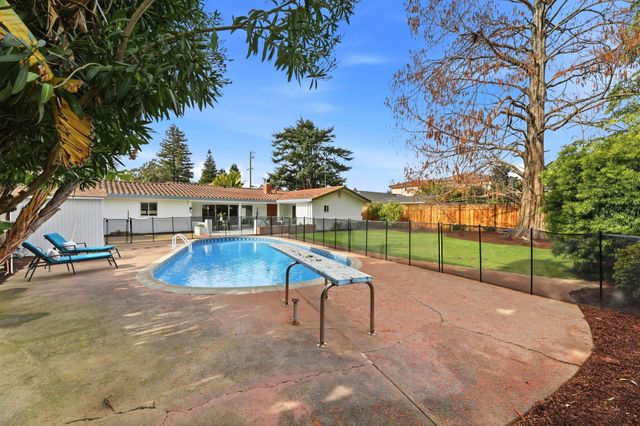 38566 Oliver Way, Fremont, CA 94536