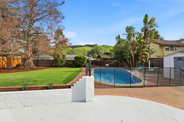 38566 Oliver Way, Fremont, CA 94536