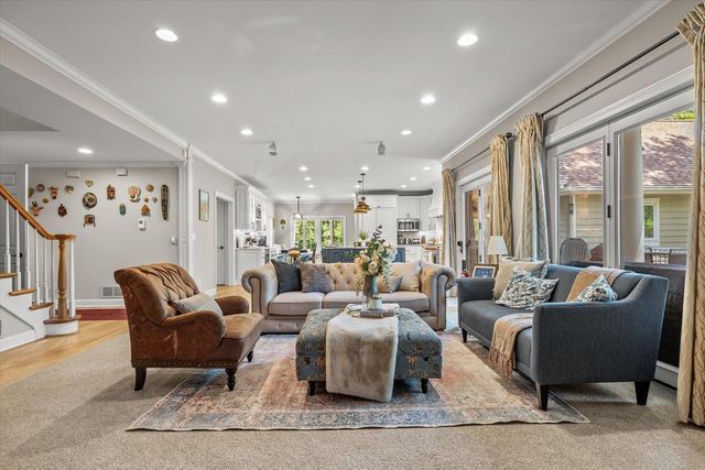 N29W30593 Foxwood DRIVE, Pewaukee, WI 53072