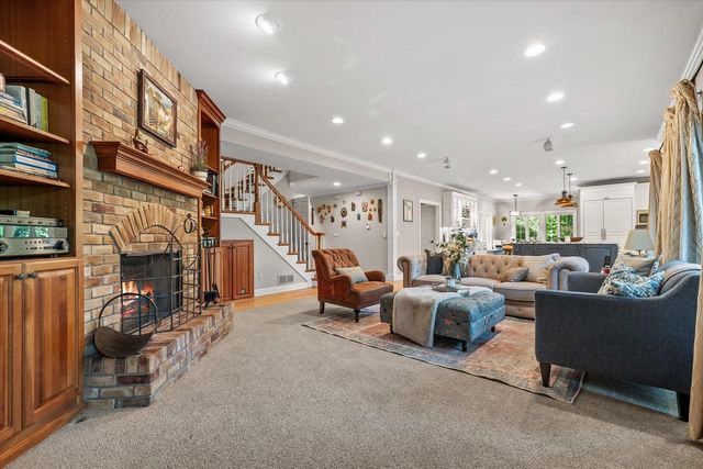 N29W30593 Foxwood DRIVE, Pewaukee, WI 53072