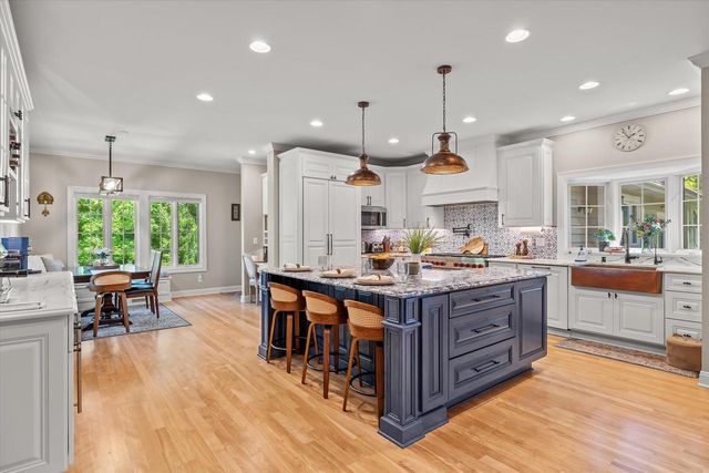 N29W30593 Foxwood DRIVE, Pewaukee, WI 53072