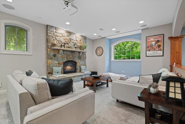 N29W30593 Foxwood DRIVE, Pewaukee, WI 53072