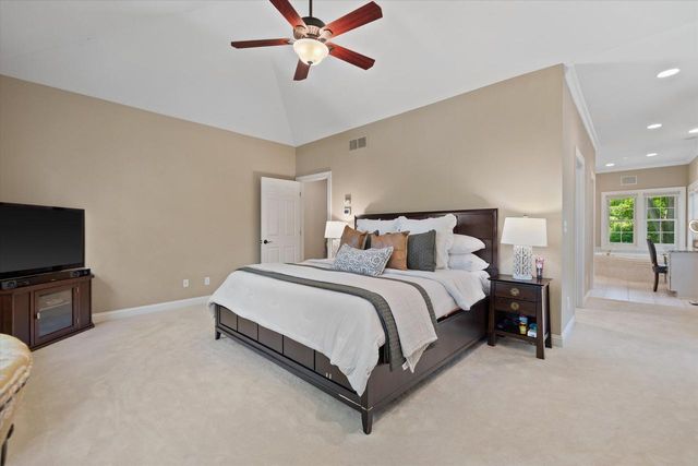 N29W30593 Foxwood DRIVE, Pewaukee, WI 53072
