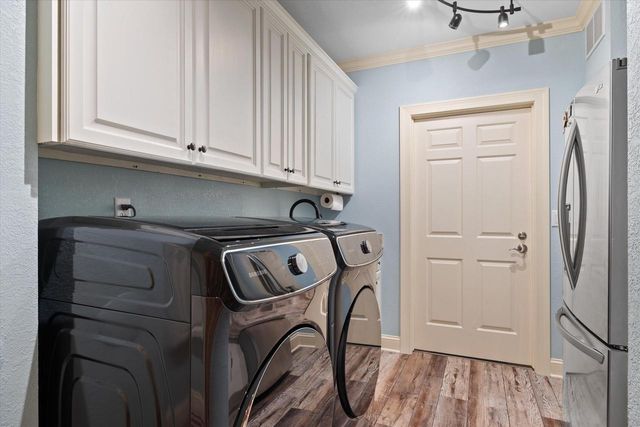 N29W30593 Foxwood DRIVE, Pewaukee, WI 53072