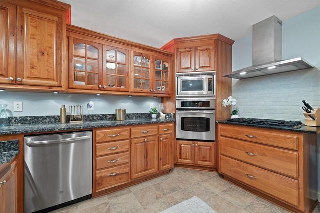 N29W30593 Foxwood DRIVE, Pewaukee, WI 53072