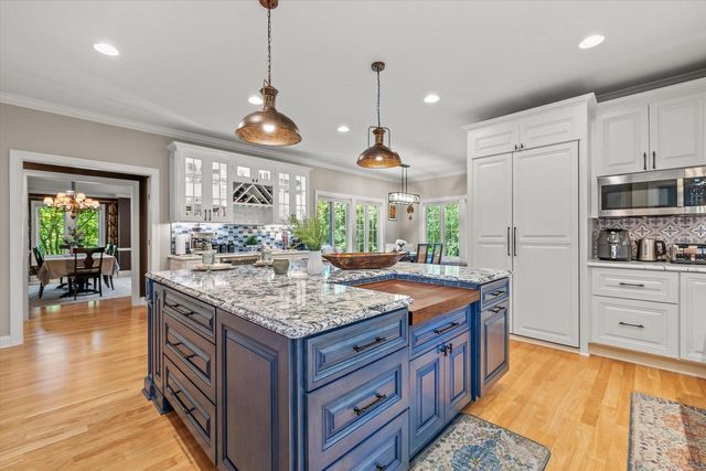 N29W30593 Foxwood DRIVE, Pewaukee, WI 53072