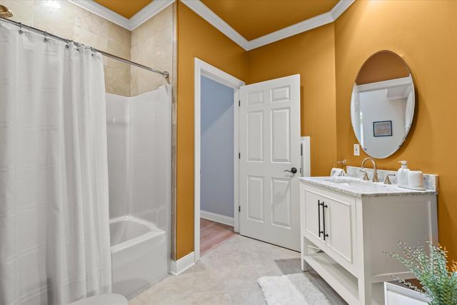 N29W30593 Foxwood DRIVE, Pewaukee, WI 53072