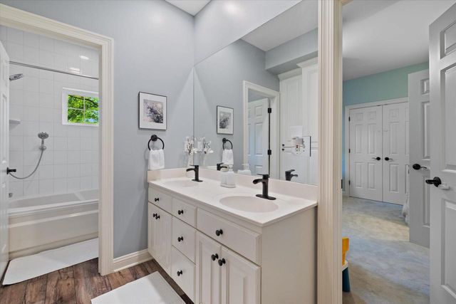 N29W30593 Foxwood DRIVE, Pewaukee, WI 53072