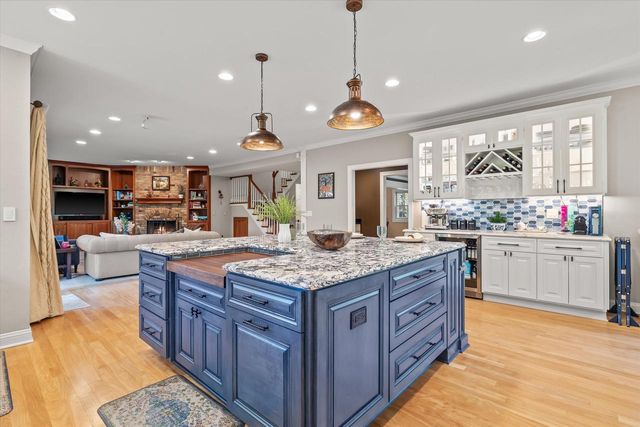 N29W30593 Foxwood DRIVE, Pewaukee, WI 53072