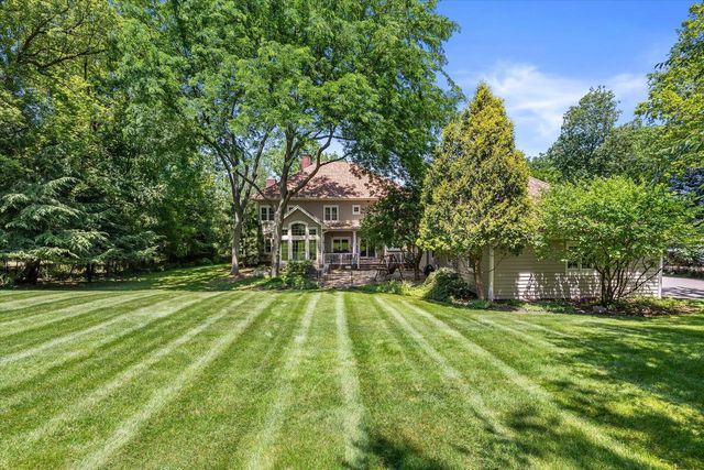 N29W30593 Foxwood DRIVE, Pewaukee, WI 53072
