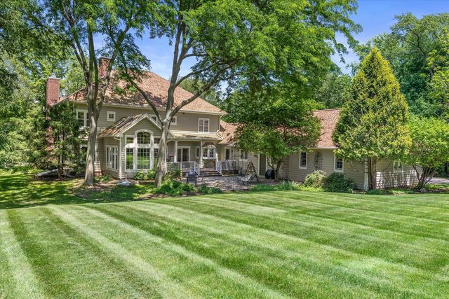 N29W30593 Foxwood DRIVE, Pewaukee, WI 53072