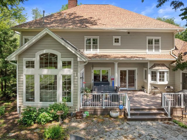 N29W30593 Foxwood DRIVE, Pewaukee, WI 53072