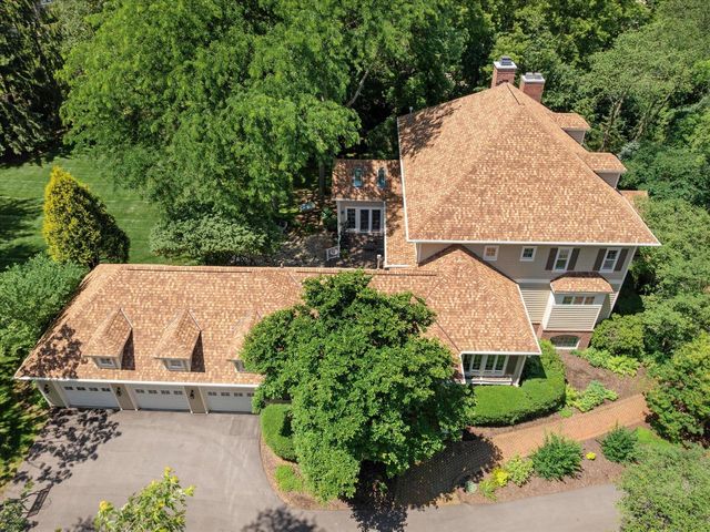 N29W30593 Foxwood DRIVE, Pewaukee, WI 53072