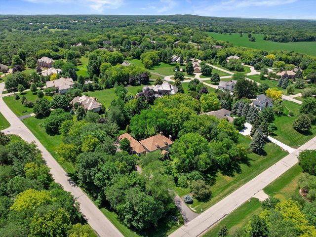 N29W30593 Foxwood DRIVE, Pewaukee, WI 53072