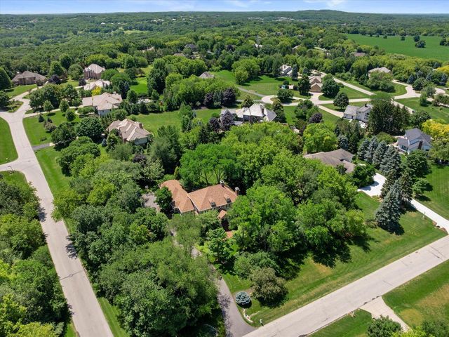 N29W30593 Foxwood DRIVE, Pewaukee, WI 53072