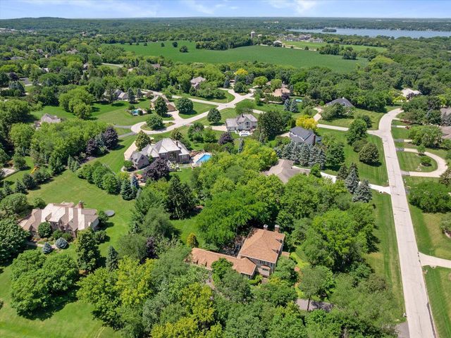 N29W30593 Foxwood DRIVE, Pewaukee, WI 53072