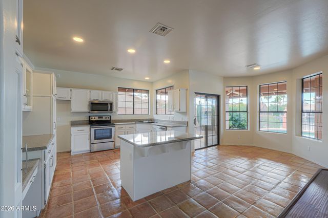 2119 N PEBBLE BEACH Drive, Casa Grande, AZ 85122