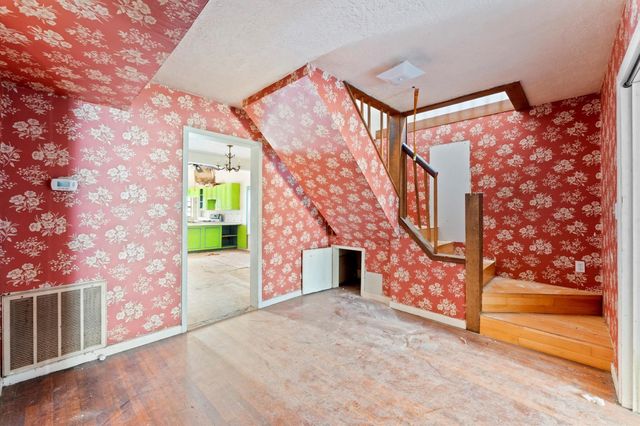 222 E Southland Avenue, Alvin, TX 77511