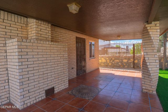 11737 CHITO SAMANIEGO Drive, El Paso, TX 79936