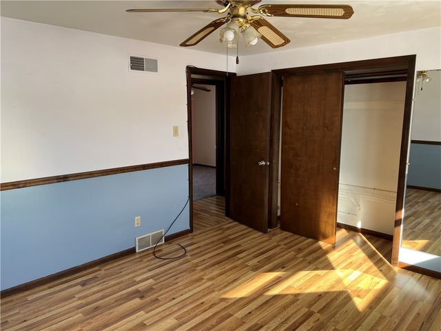 1014 Jefferson Ave, Jeannette, PA 15644