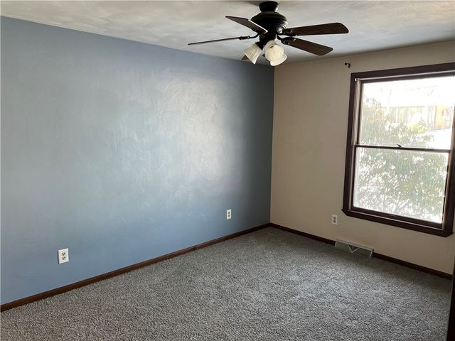 1014 Jefferson Ave, Jeannette, PA 15644