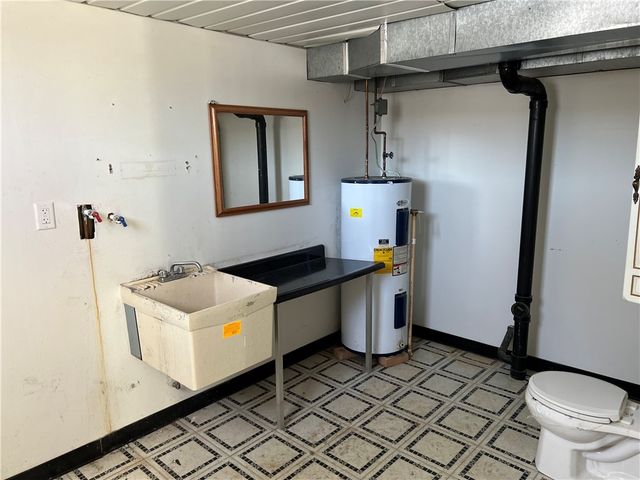 1014 Jefferson Ave, Jeannette, PA 15644