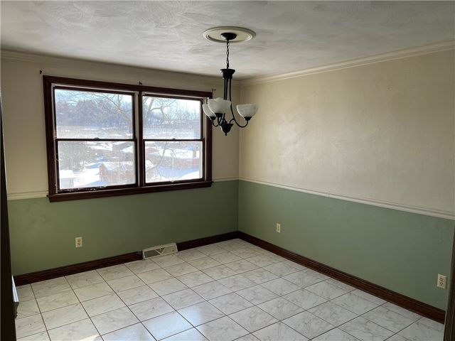 1014 Jefferson Ave, Jeannette, PA 15644