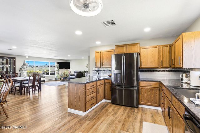 12309 Douglas Rd, Yakima, WA 98908