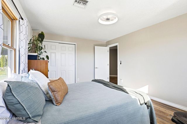 12309 Douglas Rd, Yakima, WA 98908