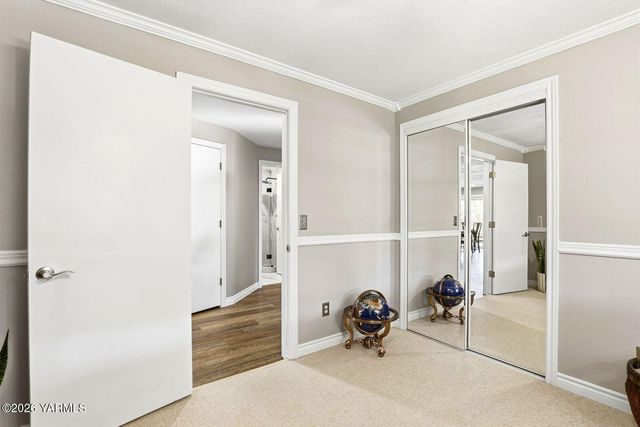 12309 Douglas Rd, Yakima, WA 98908