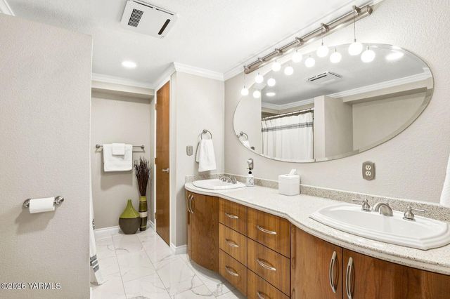 12309 Douglas Rd, Yakima, WA 98908