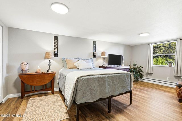 12309 Douglas Rd, Yakima, WA 98908