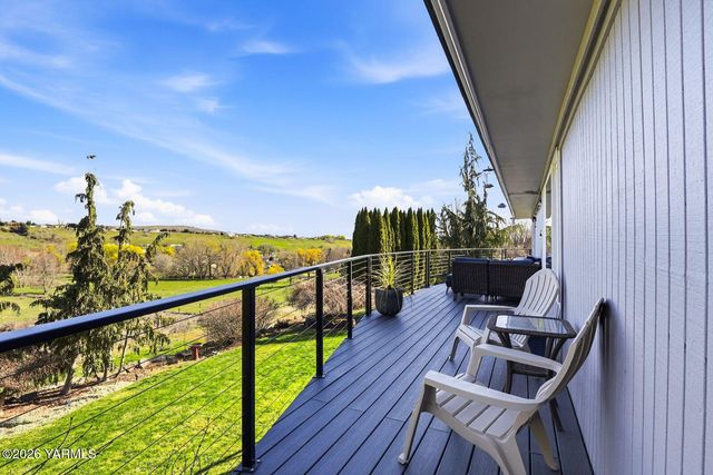 12309 Douglas Rd, Yakima, WA 98908