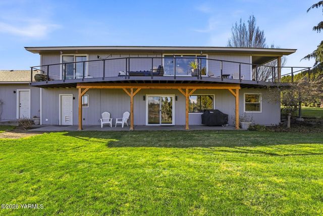 12309 Douglas Rd, Yakima, WA 98908
