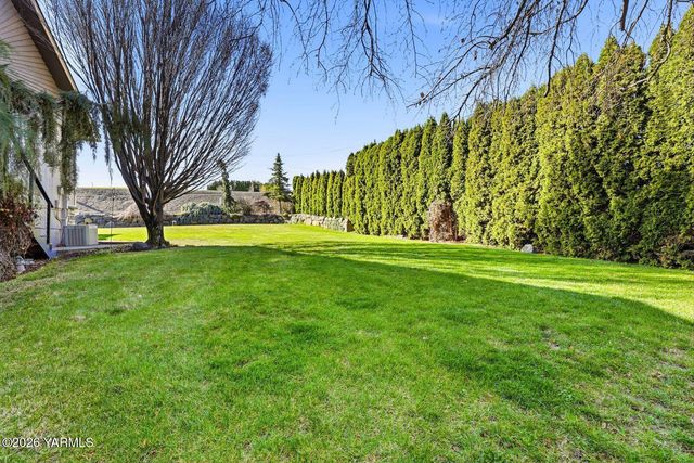 12309 Douglas Rd, Yakima, WA 98908