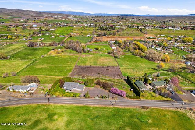 12309 Douglas Rd, Yakima, WA 98908