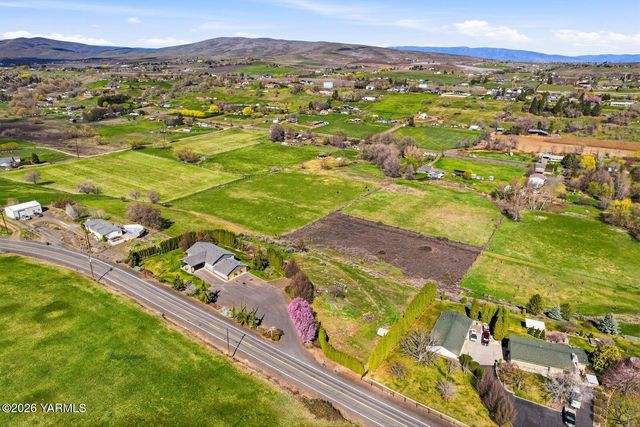 12309 Douglas Rd, Yakima, WA 98908