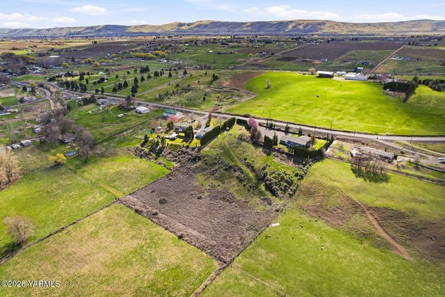 12309 Douglas Rd, Yakima, WA 98908