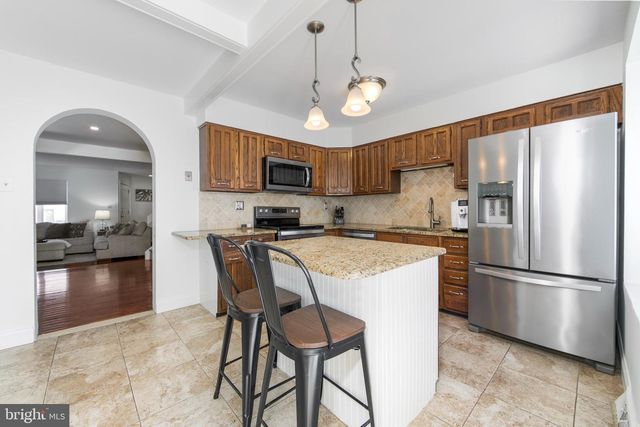 17 ESSEX PL, Newtown, PA 18940