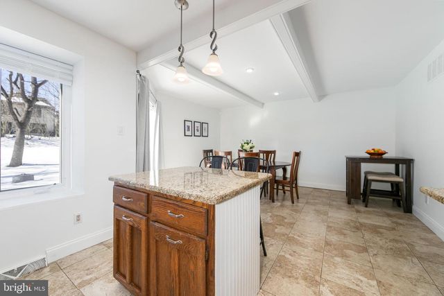 17 ESSEX PL, Newtown, PA 18940