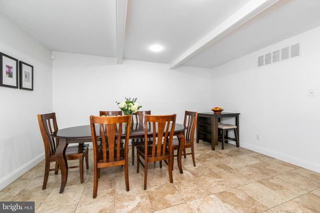 17 ESSEX PL, Newtown, PA 18940