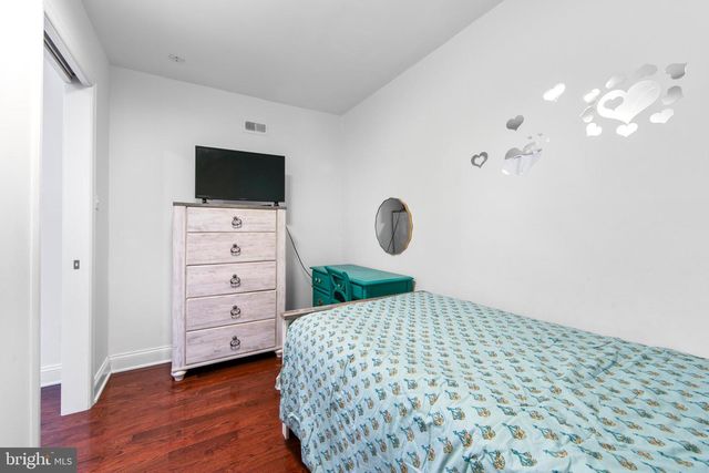 17 ESSEX PL, Newtown, PA 18940